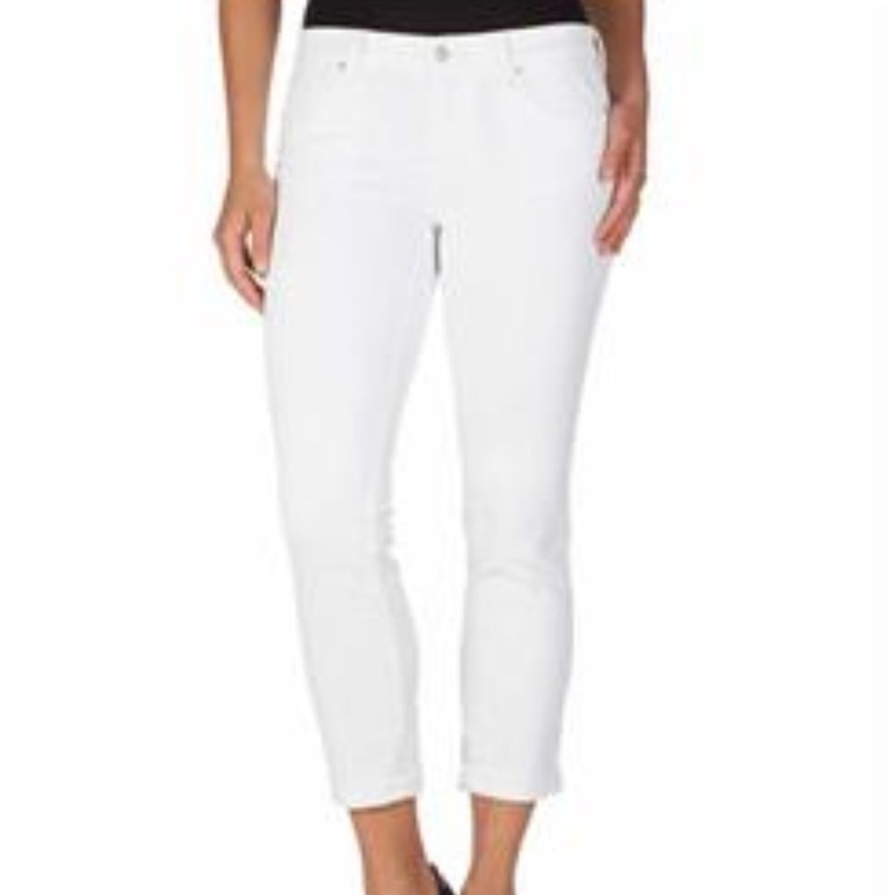 Relaxed skinny crop